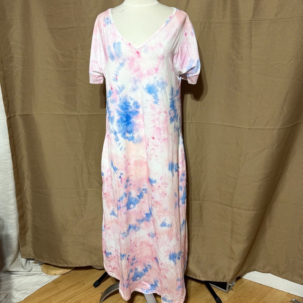 V-Neck Tie-Dye Maxi Dress in Pink and Blue